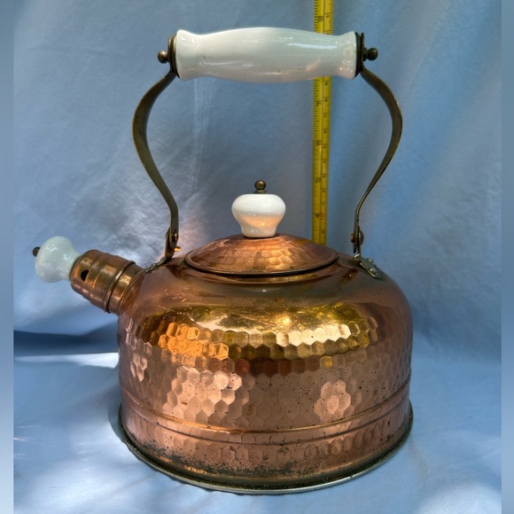 Vintage copper tea pot - Picture 4 of 10